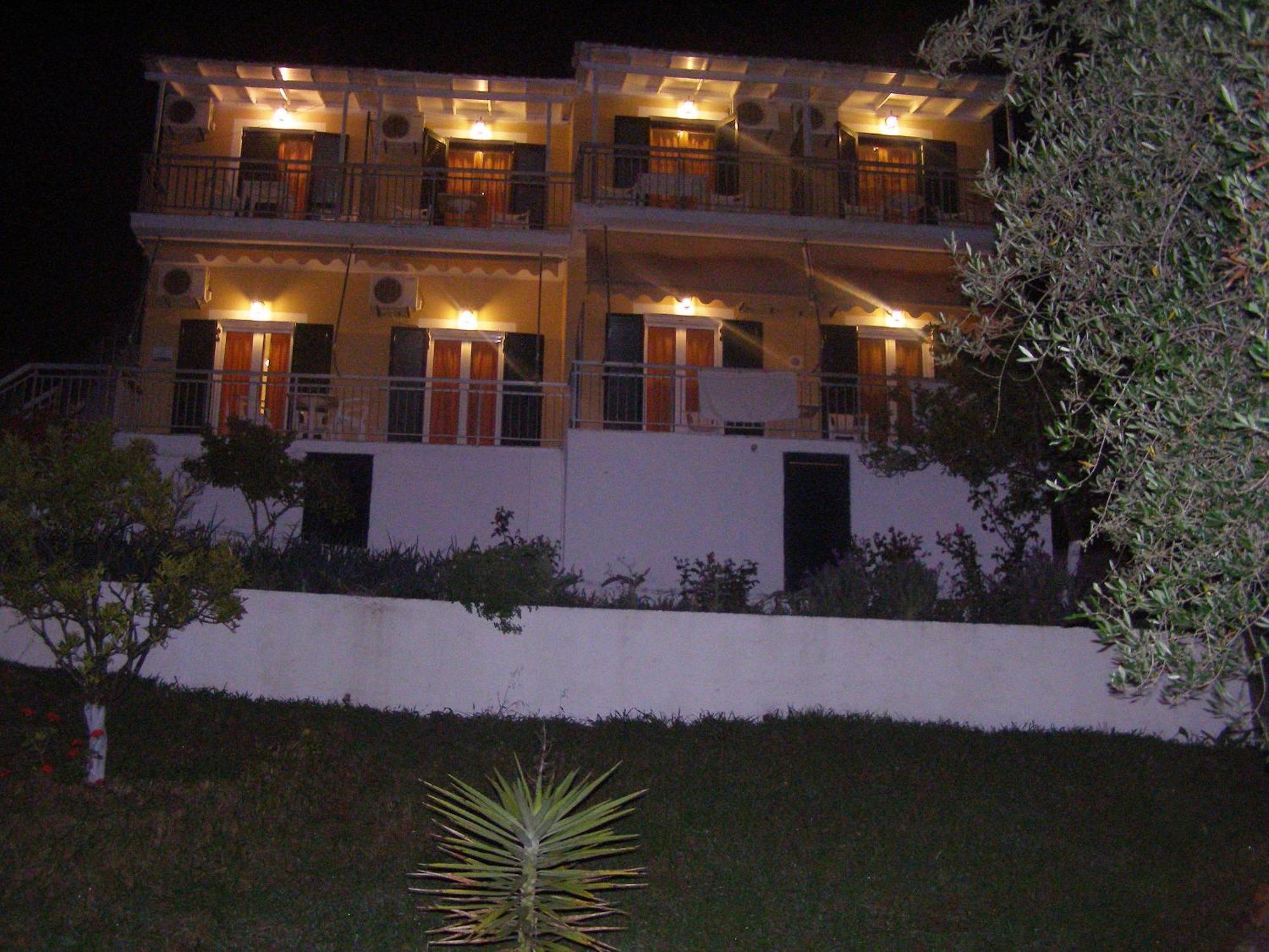 Evridiki Apartments 梅松吉 外观 照片